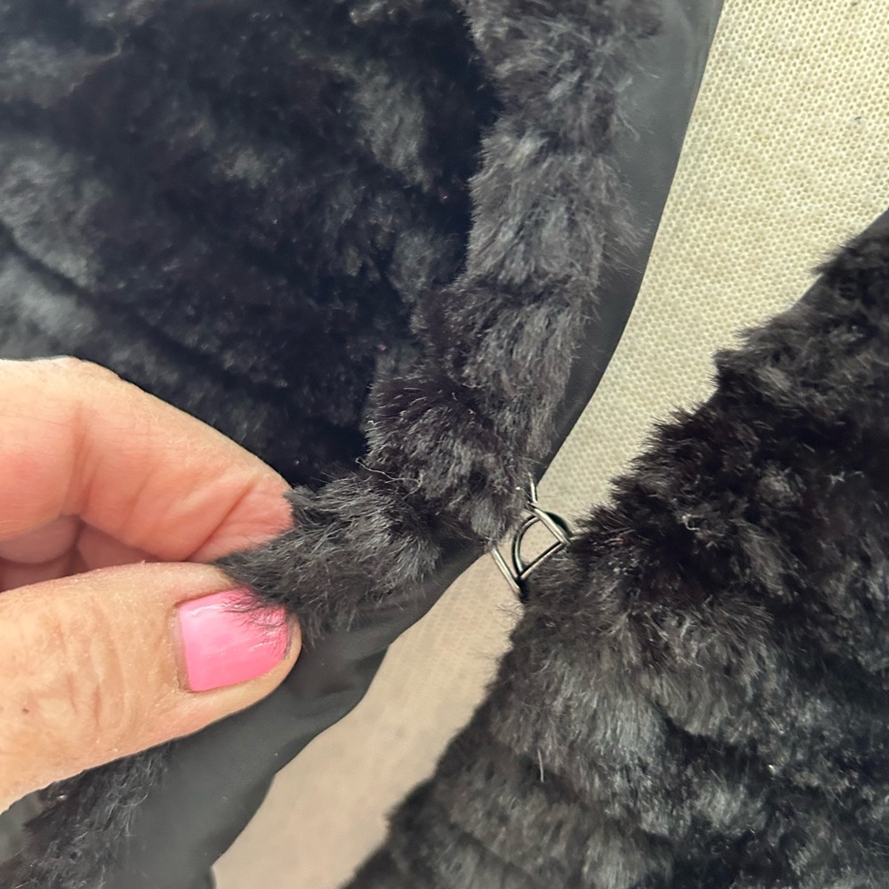 Betsey Johnson Cropped Black Teddy Jacket - Picture 5 of 12